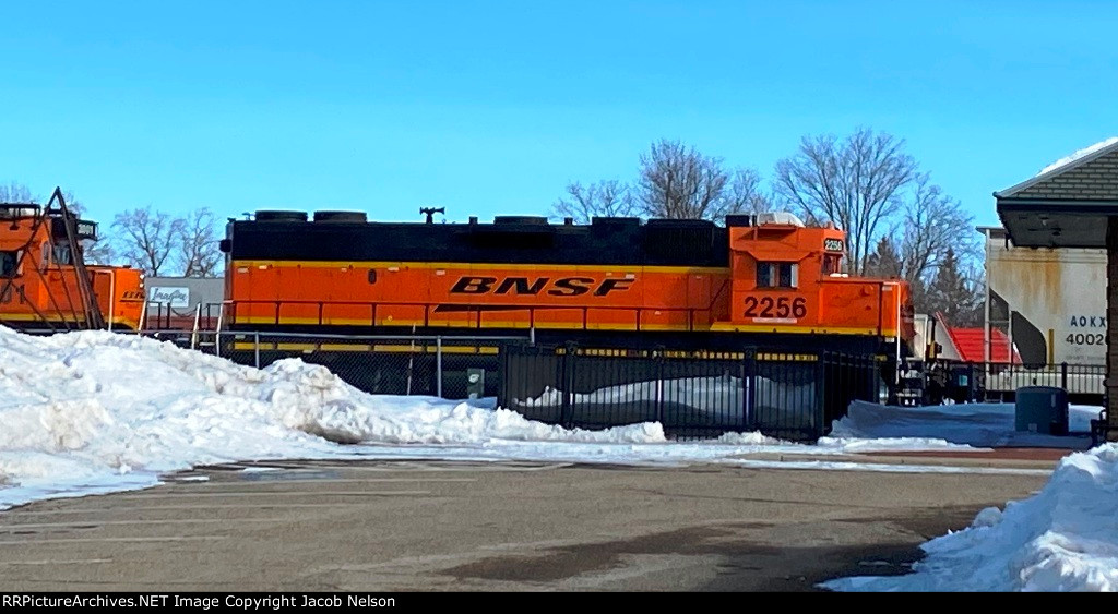 BNSF 2256